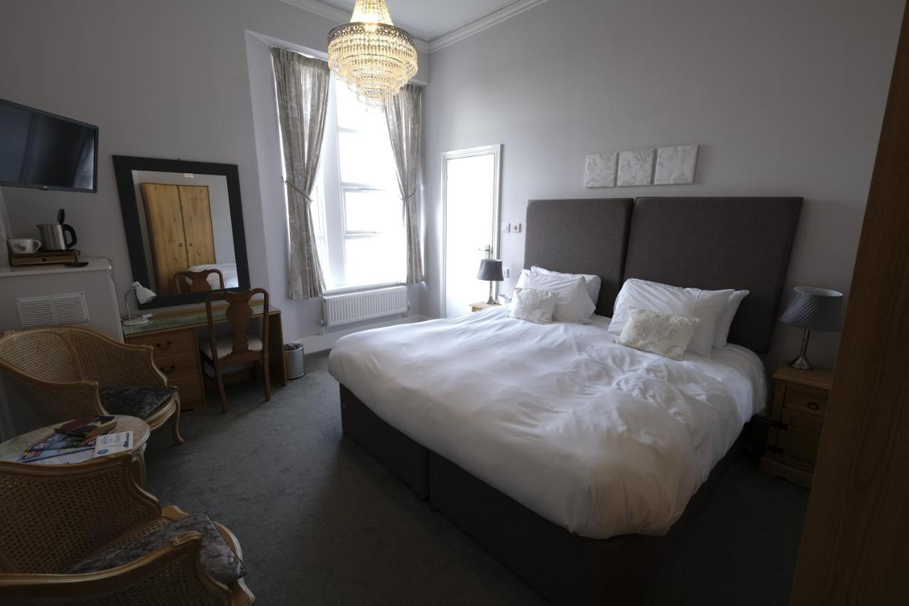 Heathcliff House B&B Exclusively For Adults Free Large Carpark Торки Экстерьер фото