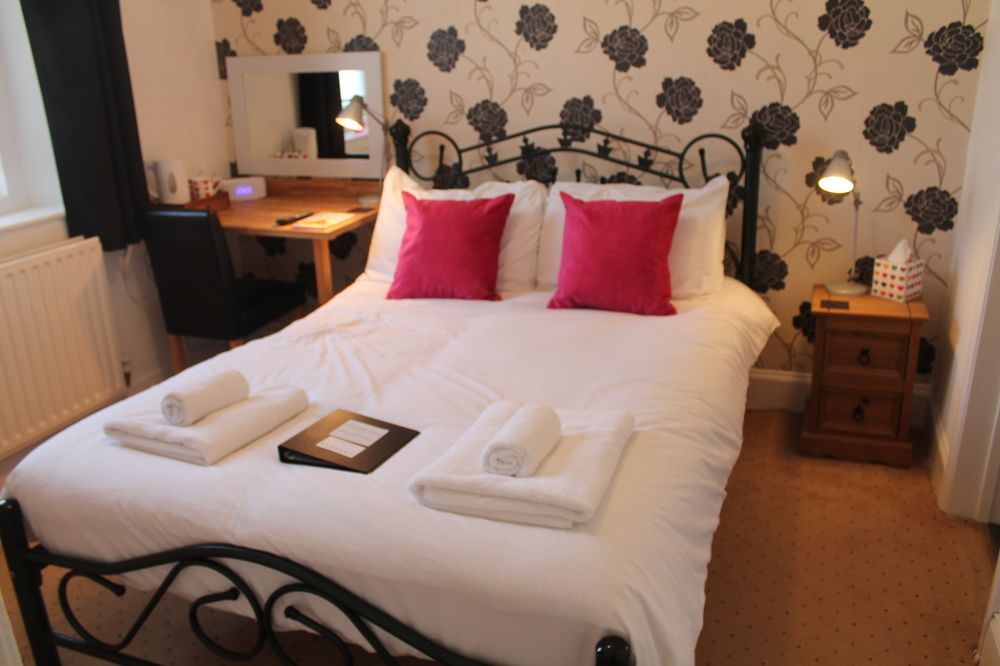 Heathcliff House B&B Exclusively For Adults Free Large Carpark Торки Экстерьер фото