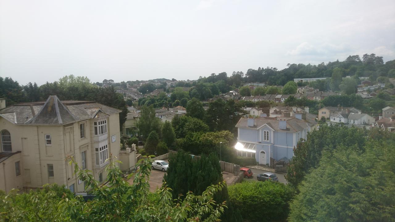 Heathcliff House B&B Exclusively For Adults Free Large Carpark Торки Экстерьер фото